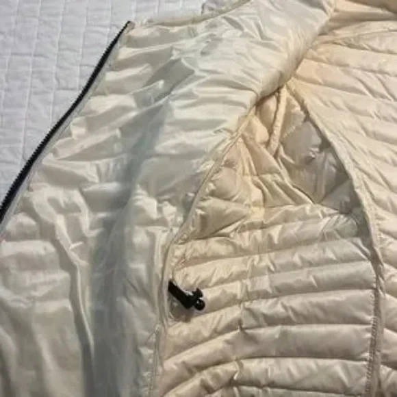 ATHLETA So Down Asymmetric Hem Ivory Puffer Jacket - Picture 3 of 6